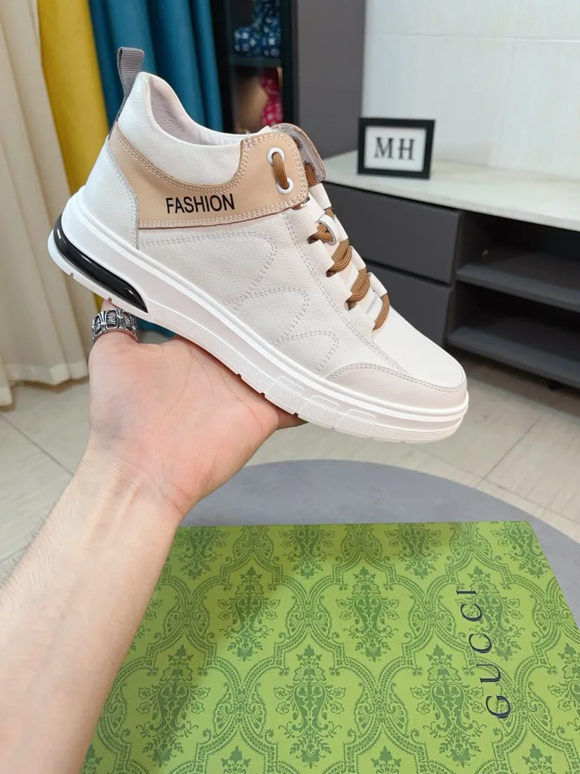Men's shoes 💰440🌹🌹GUCCI [Gucci] New high-end brand of men's shoes, the latest fashionable casual men's shoes, trendy and versatile style, relaxed and sporty style, uppers imported from Italy, first-layer cowhide, genuine leather lining and ultra-fine workmanship. Original personalized fashionable rubber wear-resistant outsole, light and comfortable on the foot, size 38-44
